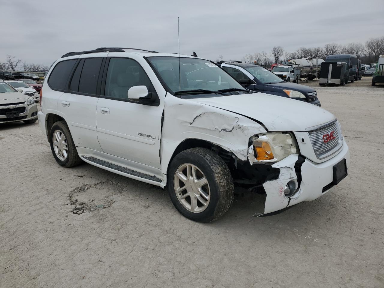 2008 GMC Envoy VIN 1GKET63MX82118446 Copart auction photo, front end / undercarriage damage thumbnail 4