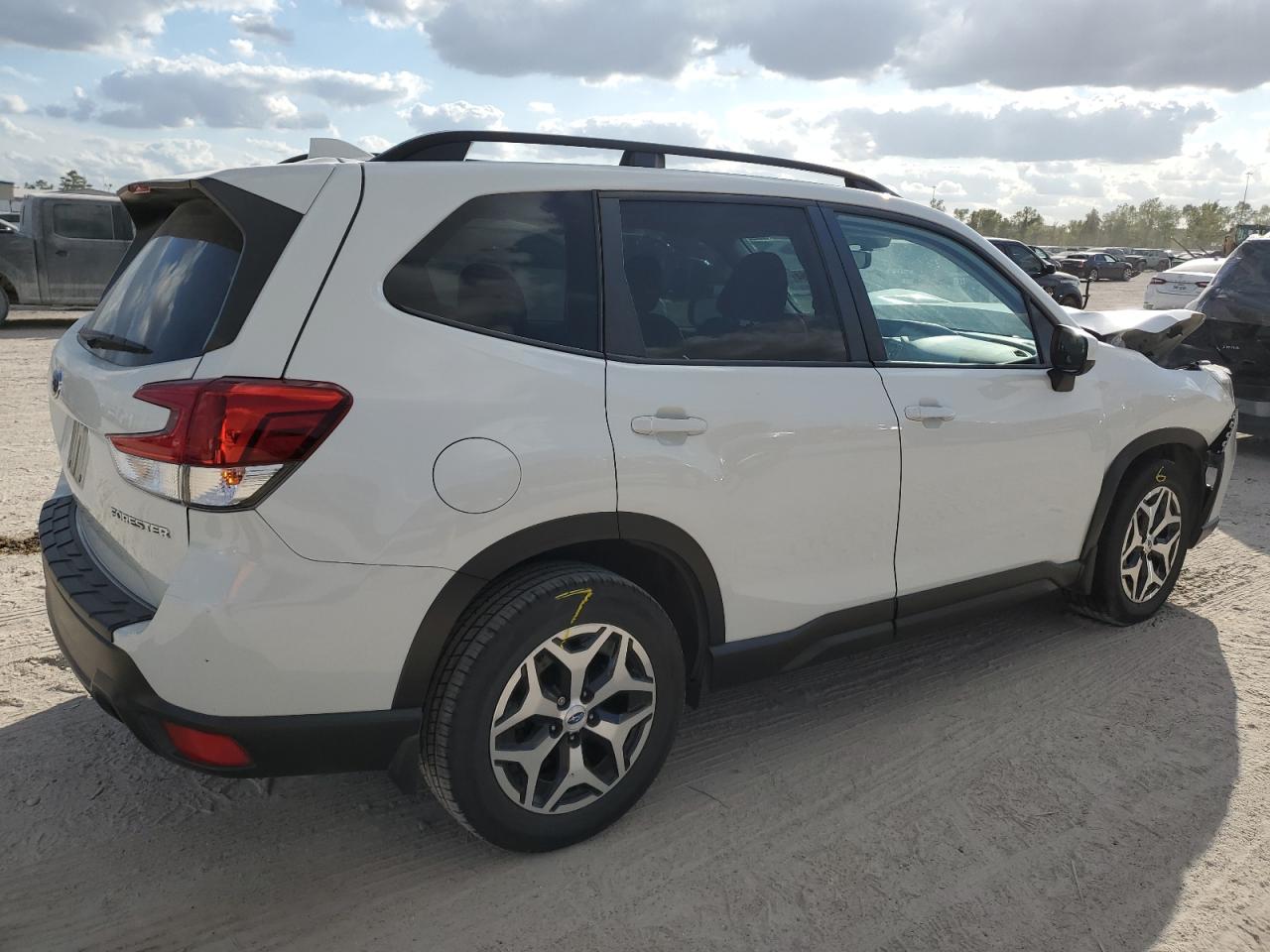 2021 Subaru Forester VIN JF2SKAFC5MH565329 Copart auction photo, front end damage thumbnail 3