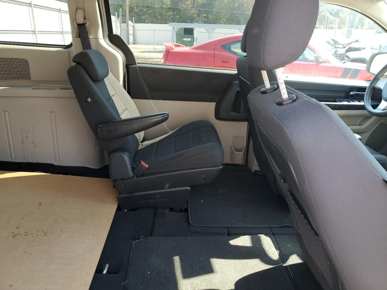 2009 Dodge Caravan VIN 2D8HN44EX9R630811 Copart auction photo, undercarriage / minor dent/scratches damage thumbnail 11