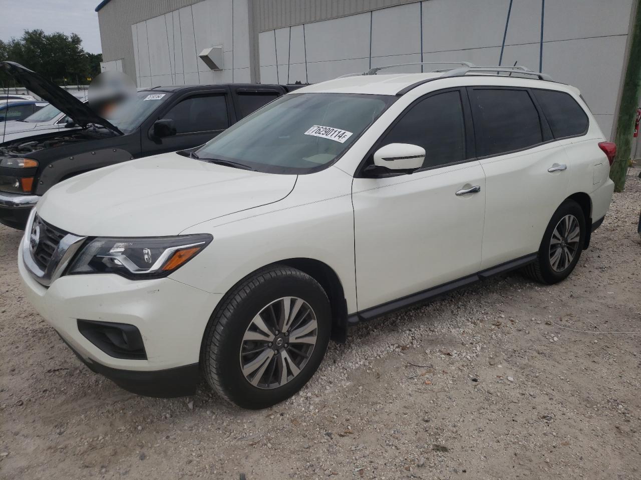 2017 Nissan Pathfinder VIN 5N1DR2MN4HC634894