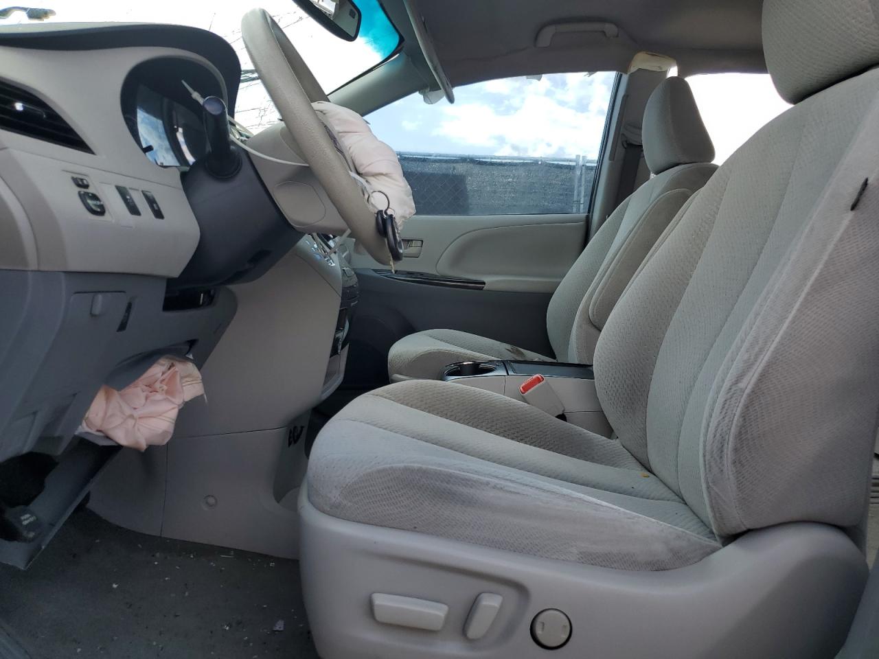 2012 Toyota Sienna VIN 5TDKK3DC8CS266988 Copart auction photo, front end damage thumbnail 7
