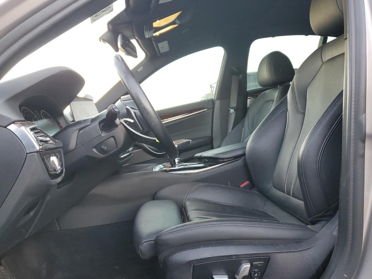 2019 BMW 5er VIN WBAJE5C55KWW10774 Copart auction photo, minor dent/scratches damage thumbnail 7