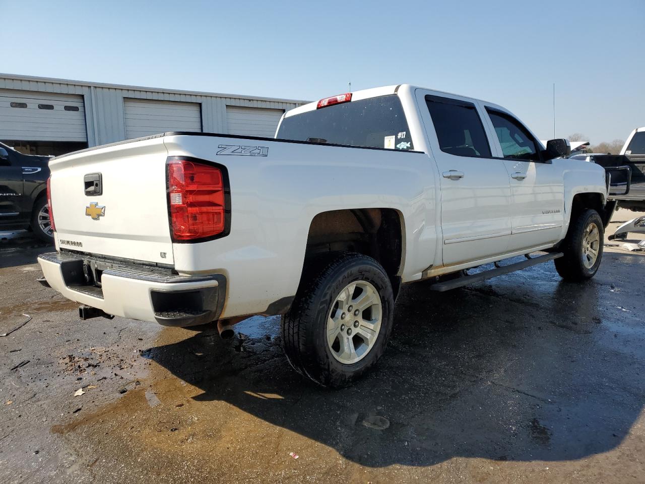 2018 Chevrolet Silverado VIN 3GCUKREC0JG596842 Copart auction photo, front end / side damage thumbnail 3