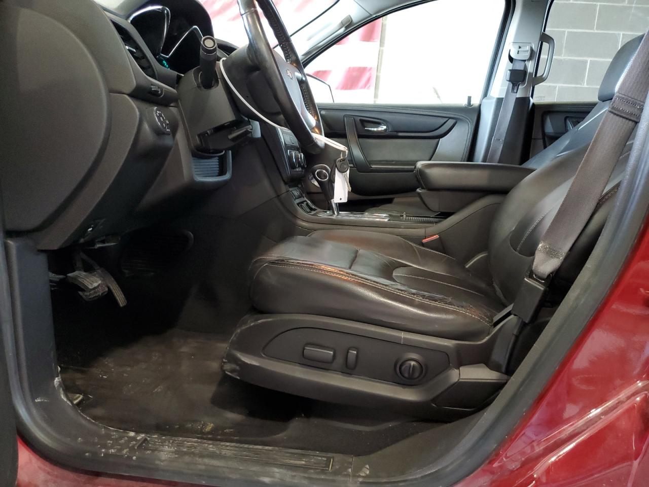 2015 Chevrolet Traverse VIN 1GNKVHKD5FJ304377 Copart auction photo, all over / front end damage thumbnail 7