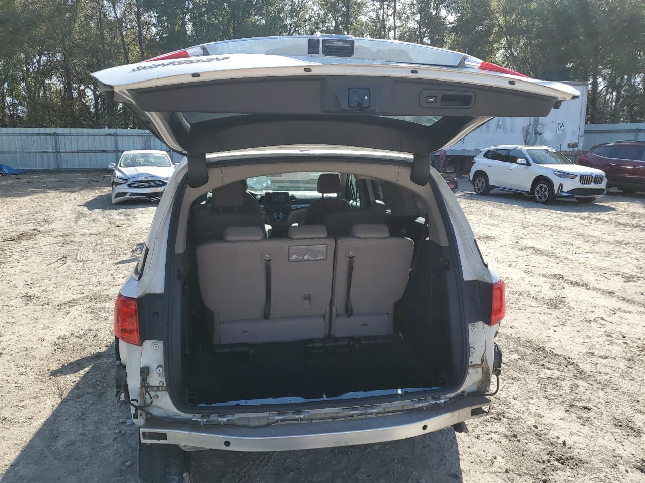 2020 Honda Odyssey VIN 5FNRL6H75LB050496 Copart auction photo, rear end / front end damage thumbnail 6