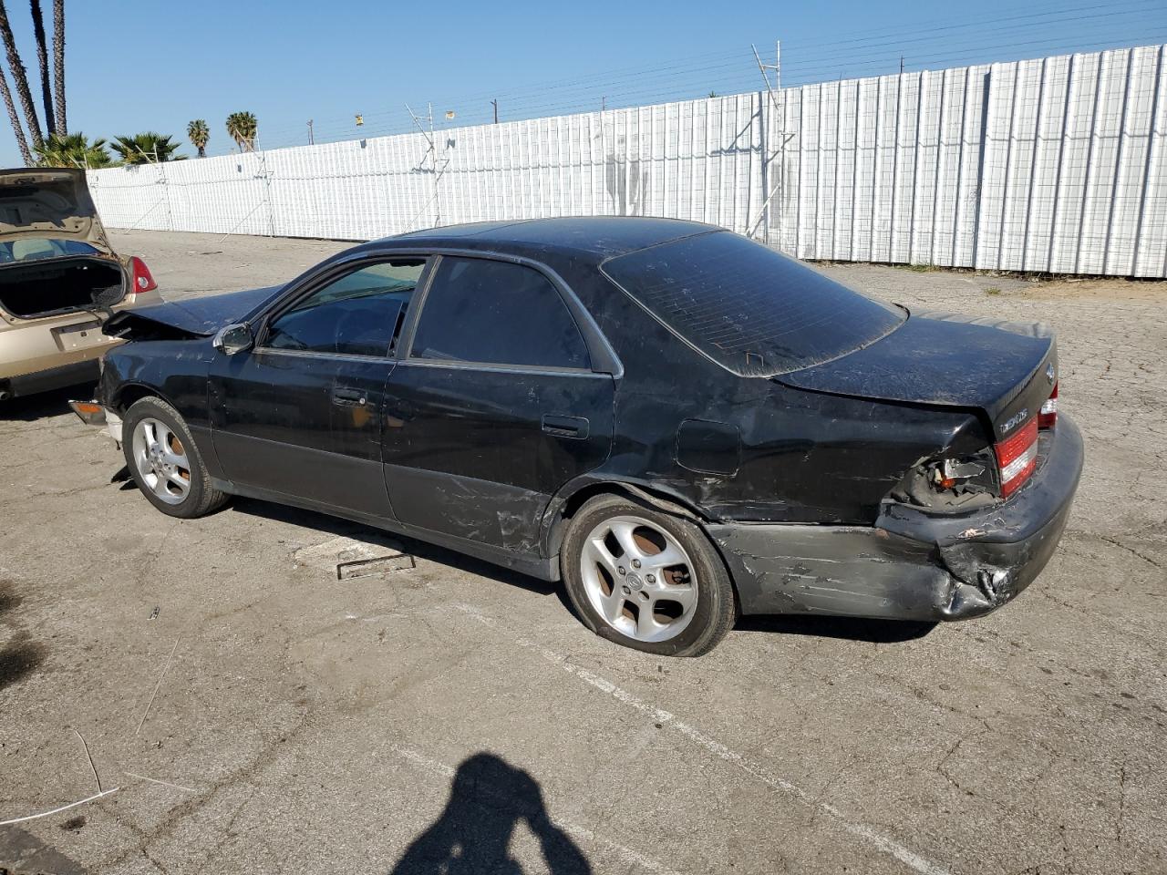 2000 Lexus ES VIN JT8BF28G5Y5079909 Copart auction photo, side / front end damage thumbnail 2
