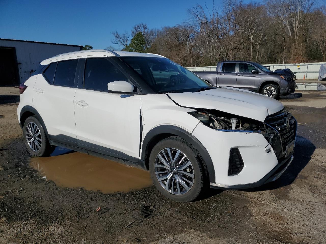 2021 Nissan Kicks VIN 3N1CP5CV2ML465890 Copart auction photo, front end damage thumbnail 4