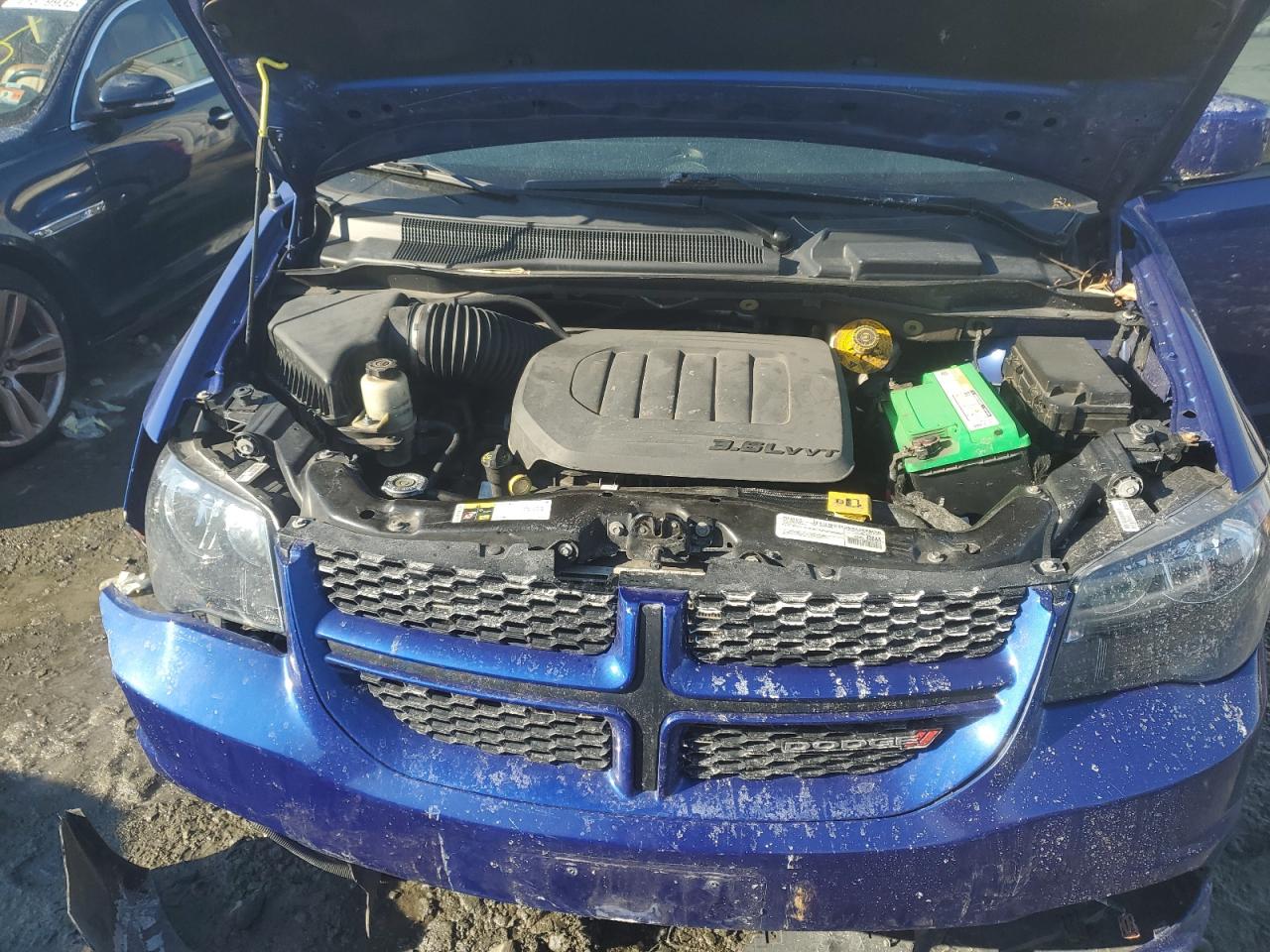 2019 Dodge Caravan VIN 2C4RDGEG9KR750497 Copart auction photo, side / front end damage thumbnail 12