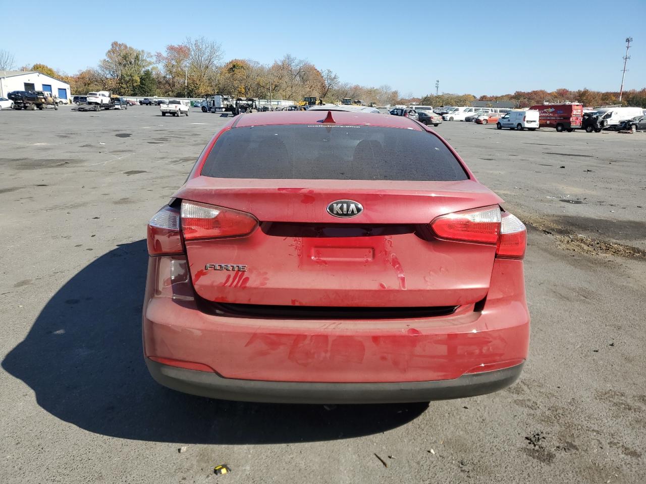 2015 KIA Forte VIN KNAFX4A63F5417170 Copart auction photo, side / rear end damage thumbnail 6