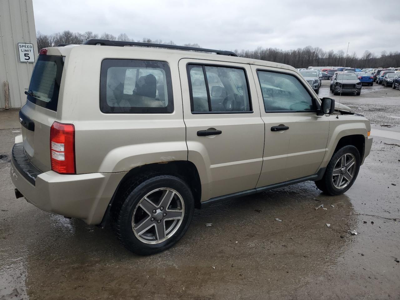 2010 Jeep Liberty (Patriot) VIN 1J4NF2GB4AD524814 Copart auction photo, front end damage thumbnail 3