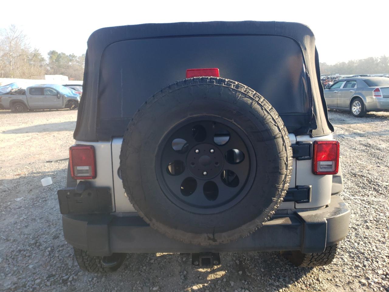 2013 Jeep Wrangler VIN 1C4HJWDG0DL637727 Copart auction photo, front end damage thumbnail 6