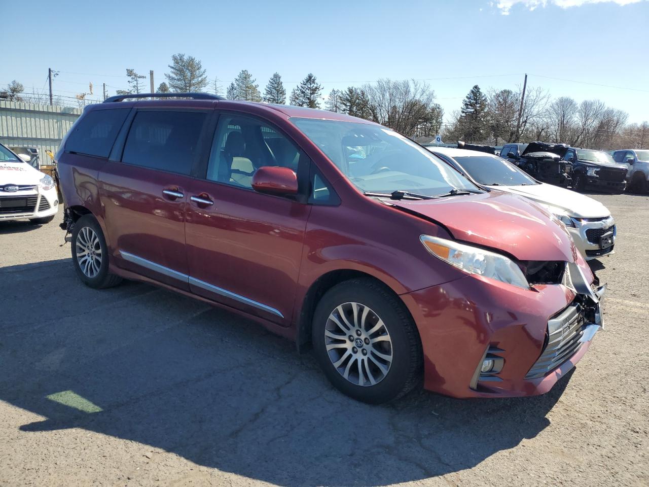 2018 Toyota Sienna VIN 5TDYZ3DC7JS938851 Copart auction photo, rear end / front end damage thumbnail 4