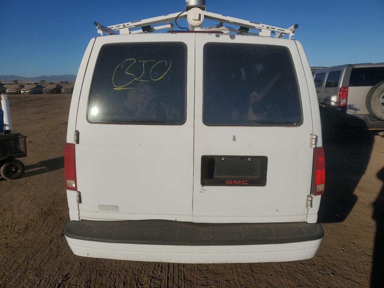 2000 Chevrolet Astro VIN 1GCDL19W1YB133453 Copart auction photo, all over damage thumbnail 6