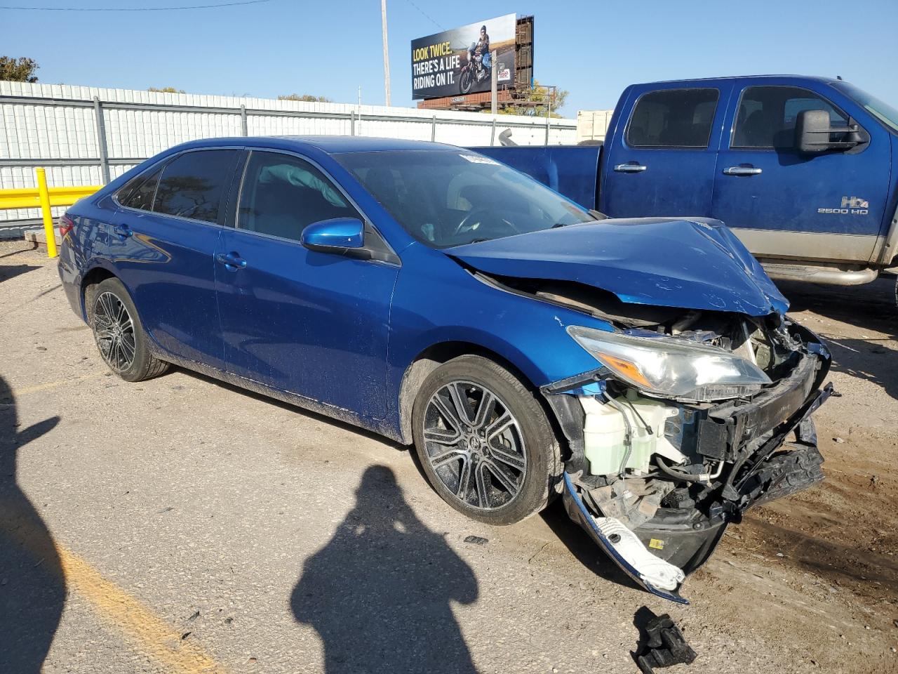 2016 Toyota Camry VIN 4T1BF1FKXGU528858 Copart auction photo, front end / minor dent/scratches damage thumbnail 4