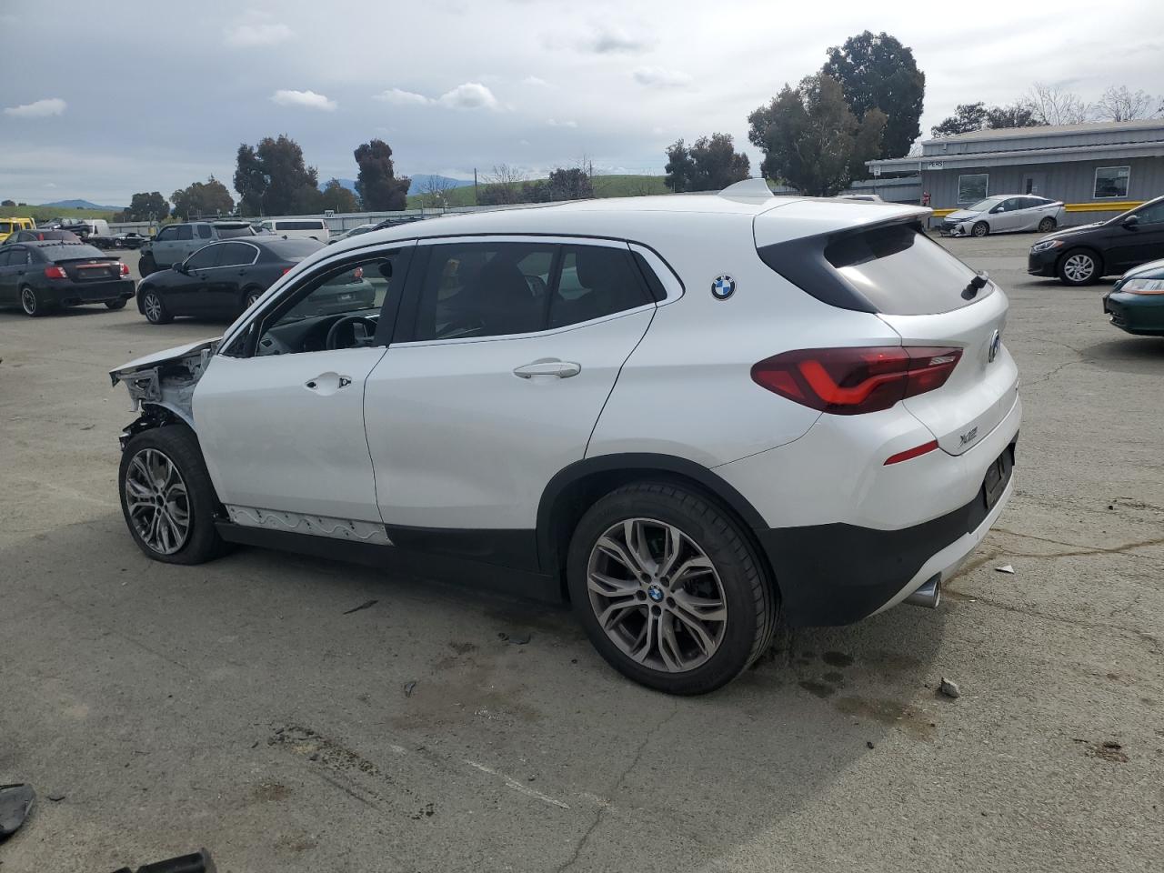 2020 BMW X2 VIN WBXYH9C07L5R75133 Copart auction photo, front end / side damage thumbnail 2