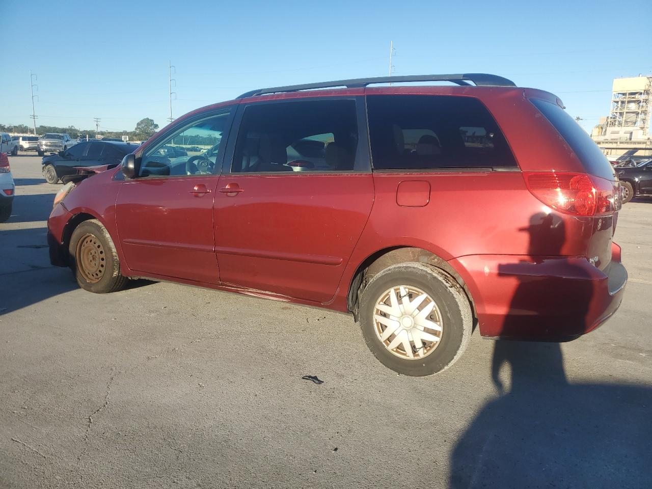 2009 Toyota Sienna VIN 5TDZK23C69S246872 Copart auction photo, front end damage thumbnail 2