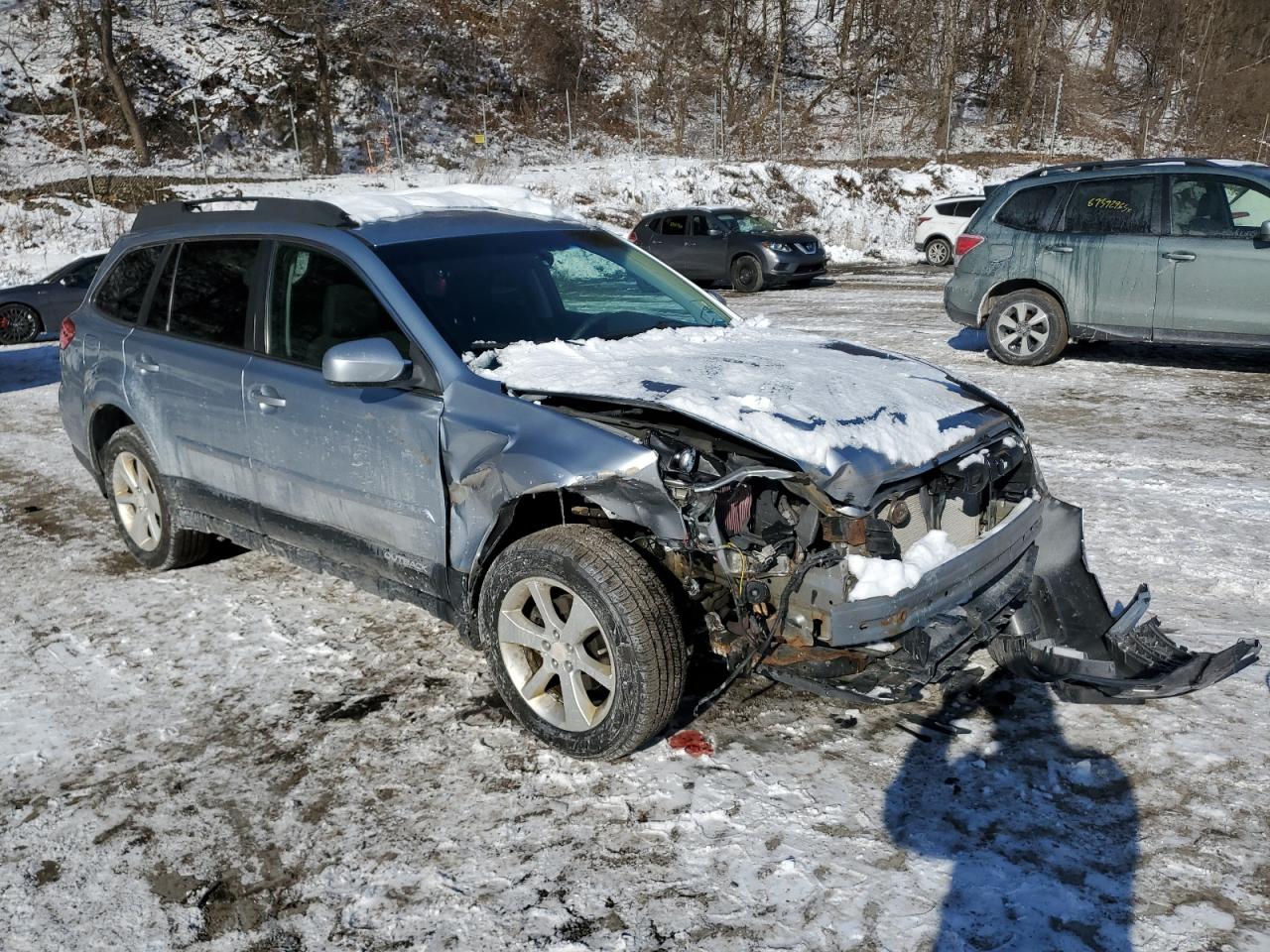 2013 Subaru Outback VIN 4S4BRBCC1D3287915 Copart auction photo, front end / minor dent/scratches damage thumbnail 4