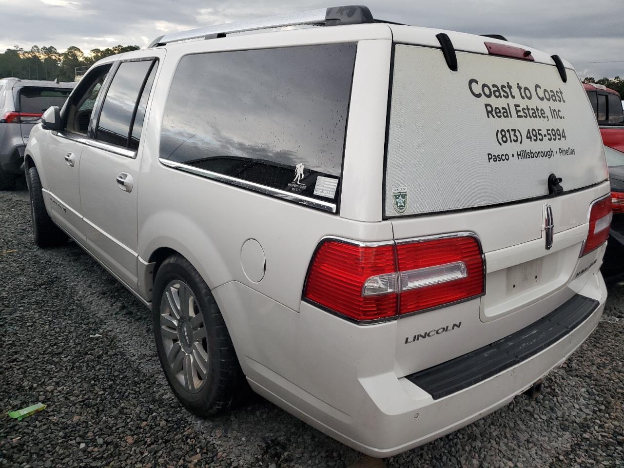 2013 Lincoln Navigator VIN 5LMJJ3H58DEL06660 Copart auction photo, water/flood damage thumbnail 2