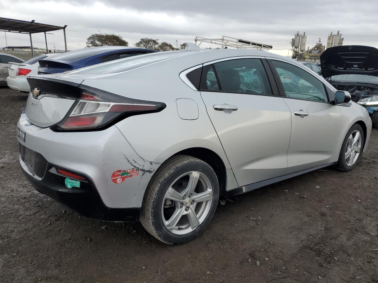 2017 Chevrolet Volt VIN 1G1RC6S55HU214392 Copart auction photo, front end / side damage thumbnail 3