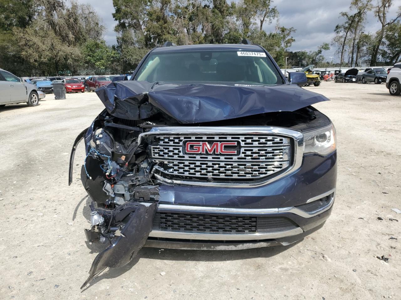 2018 GMC Acadia VIN 1GKKNXLS0JZ143323 Copart auction photo, front end / minor dent/scratches damage thumbnail 5