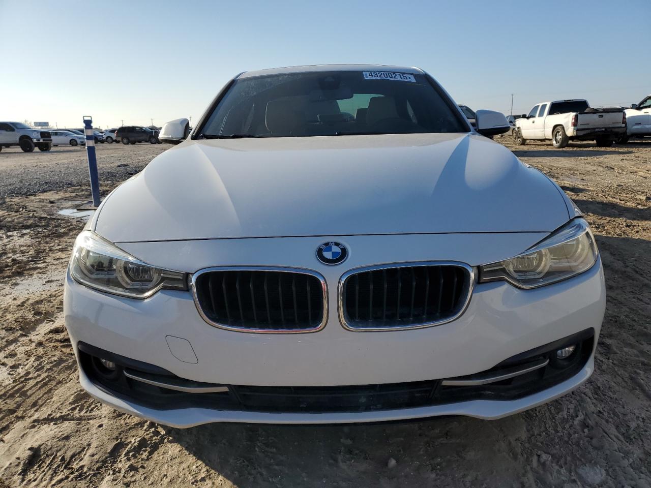 2018 BMW 3er VIN WBA8B9G53JNU58328 Copart auction photo, burn - engine / minor dent/scratches damage thumbnail 5