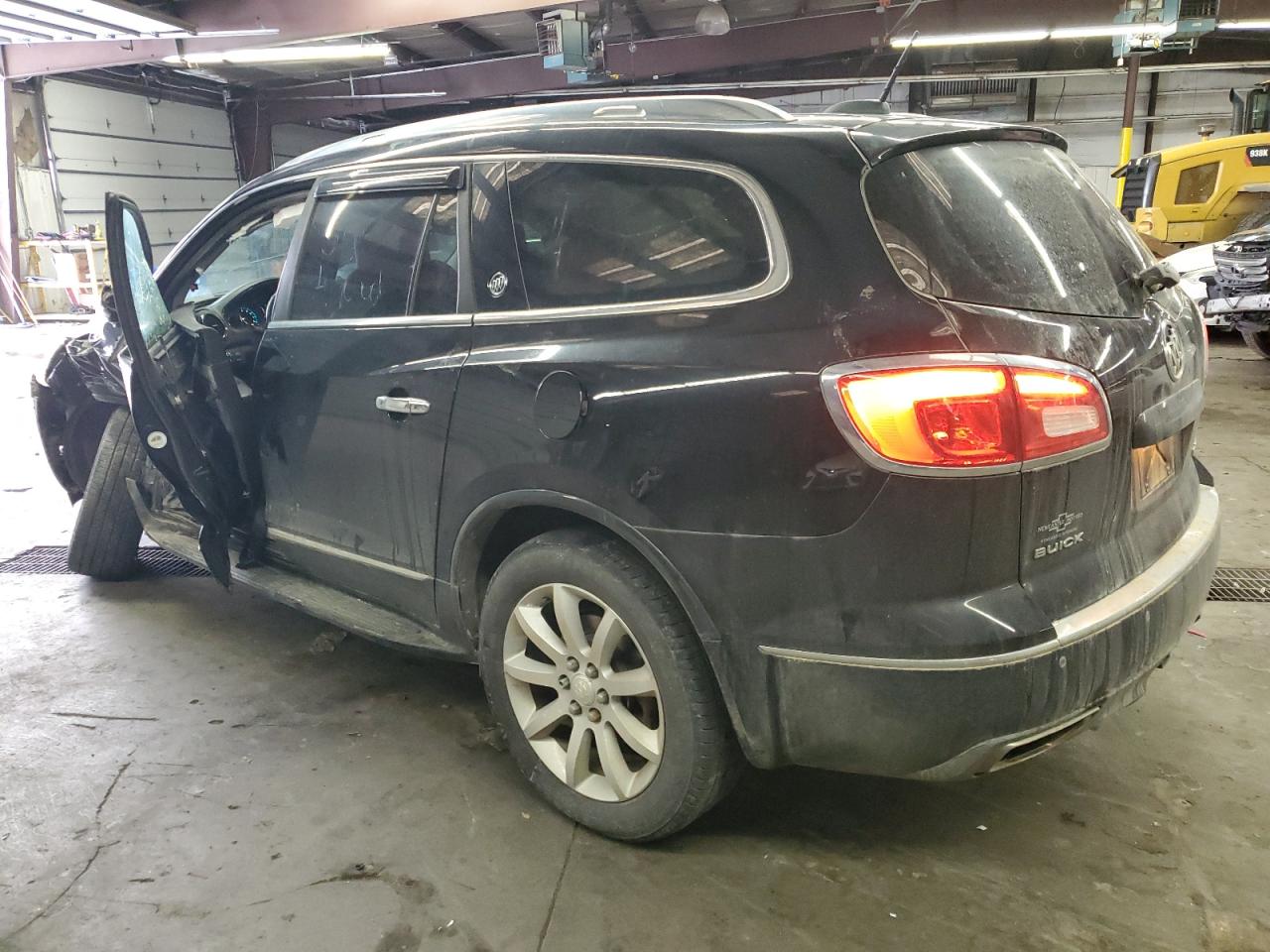 2016 Buick Enclave VIN 5GAKVCKD0GJ348995 Copart auction photo, side / front end damage thumbnail 2