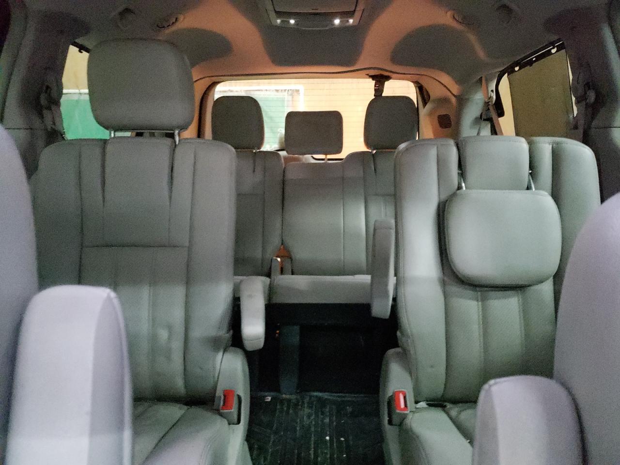2012 Chrysler Town & Country VIN 2C4RC1CG4CR416625 Copart auction photo, front end / minor dent/scratches damage thumbnail 10