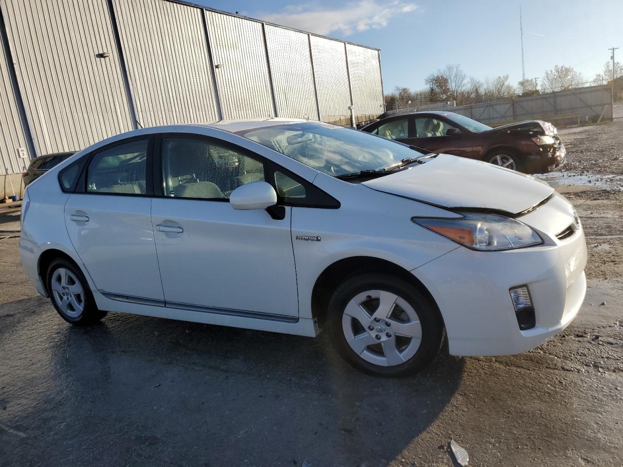 2011 Toyota Prius VIN JTDKN3DU2B5271981 Copart auction photo, front end damage thumbnail 4