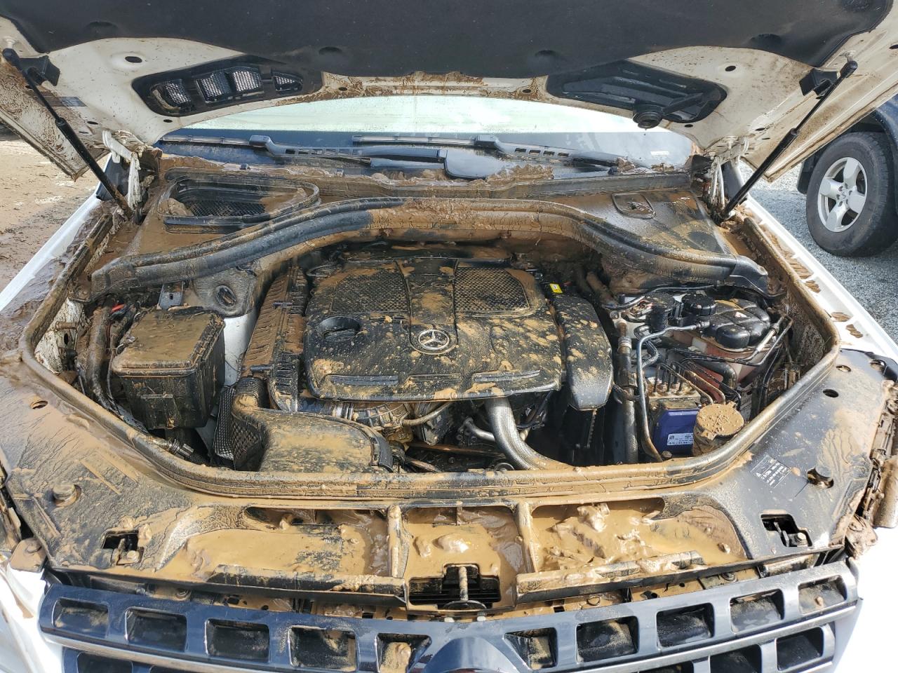 2015 Mercedes-Benz M-klasse VIN 4JGDA5JB2FA564288 Copart auction photo, water/flood damage thumbnail 11