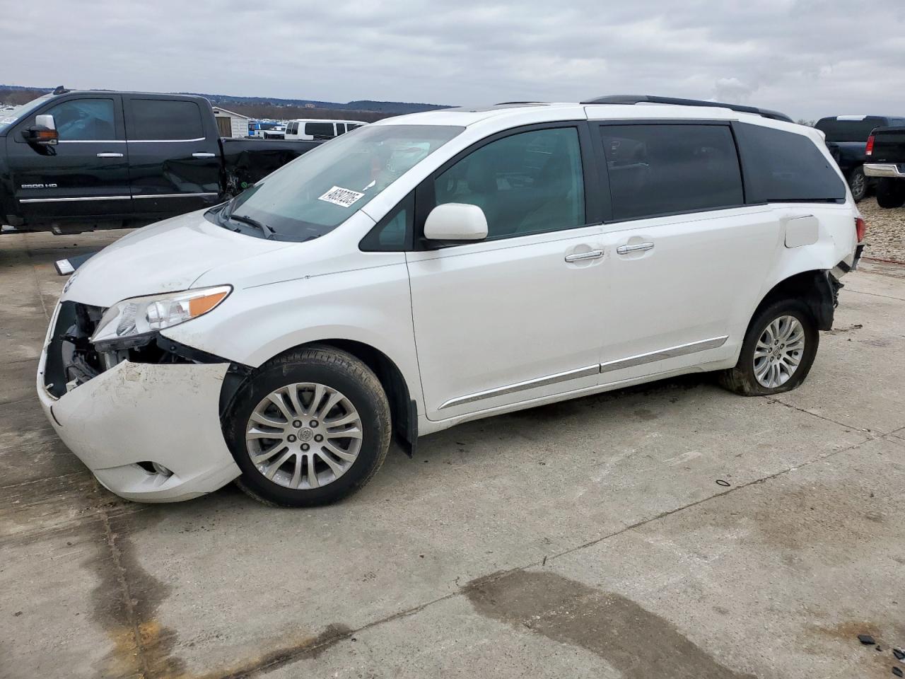 2015 Toyota Sienna VIN 5TDYK3DC2FS660100