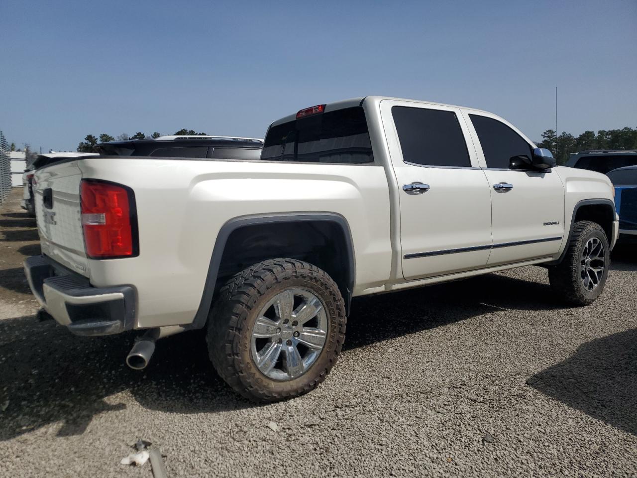 2015 GMC Sierra VIN 3GTU2WEJ8FG440228 Copart auction photo, minor dent/scratches damage thumbnail 3