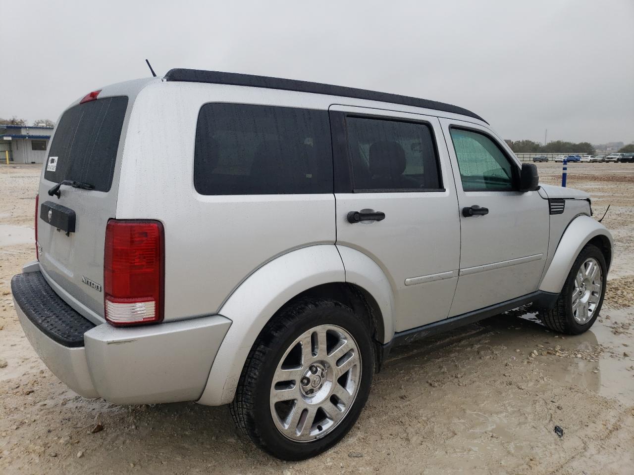 2010 Dodge Nitro VIN 1D4PT4GK3AW173663 Copart auction photo, front end damage thumbnail 3