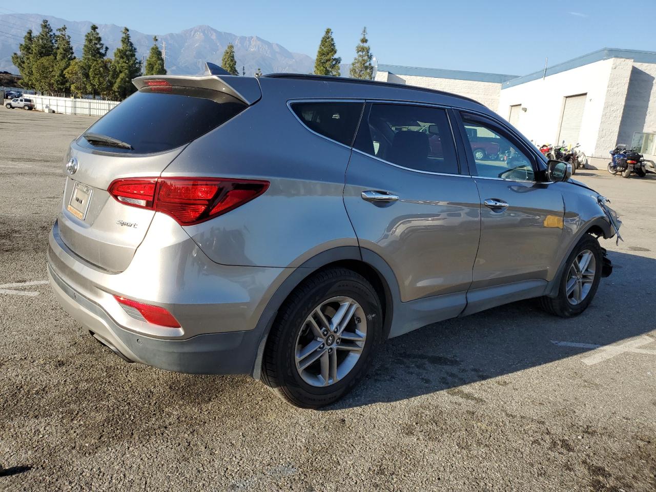 2018 Hyundai Santa Fe VIN 5XYZU3LB6JG515073 Copart auction photo, front end damage thumbnail 3