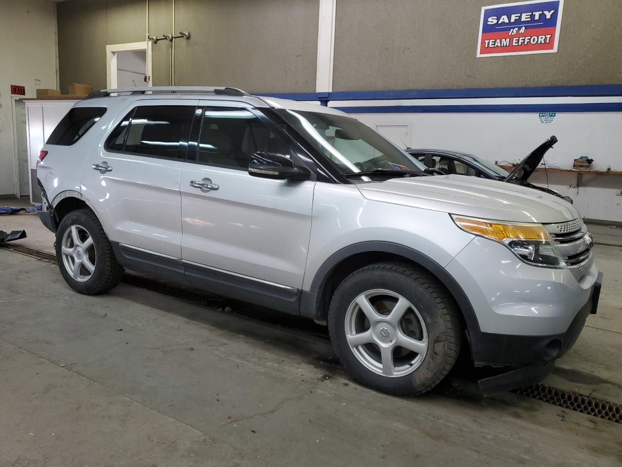 2013 Ford Explorer VIN 1FM5K8D82DGA67738 Copart auction photo, rear end damage thumbnail 4