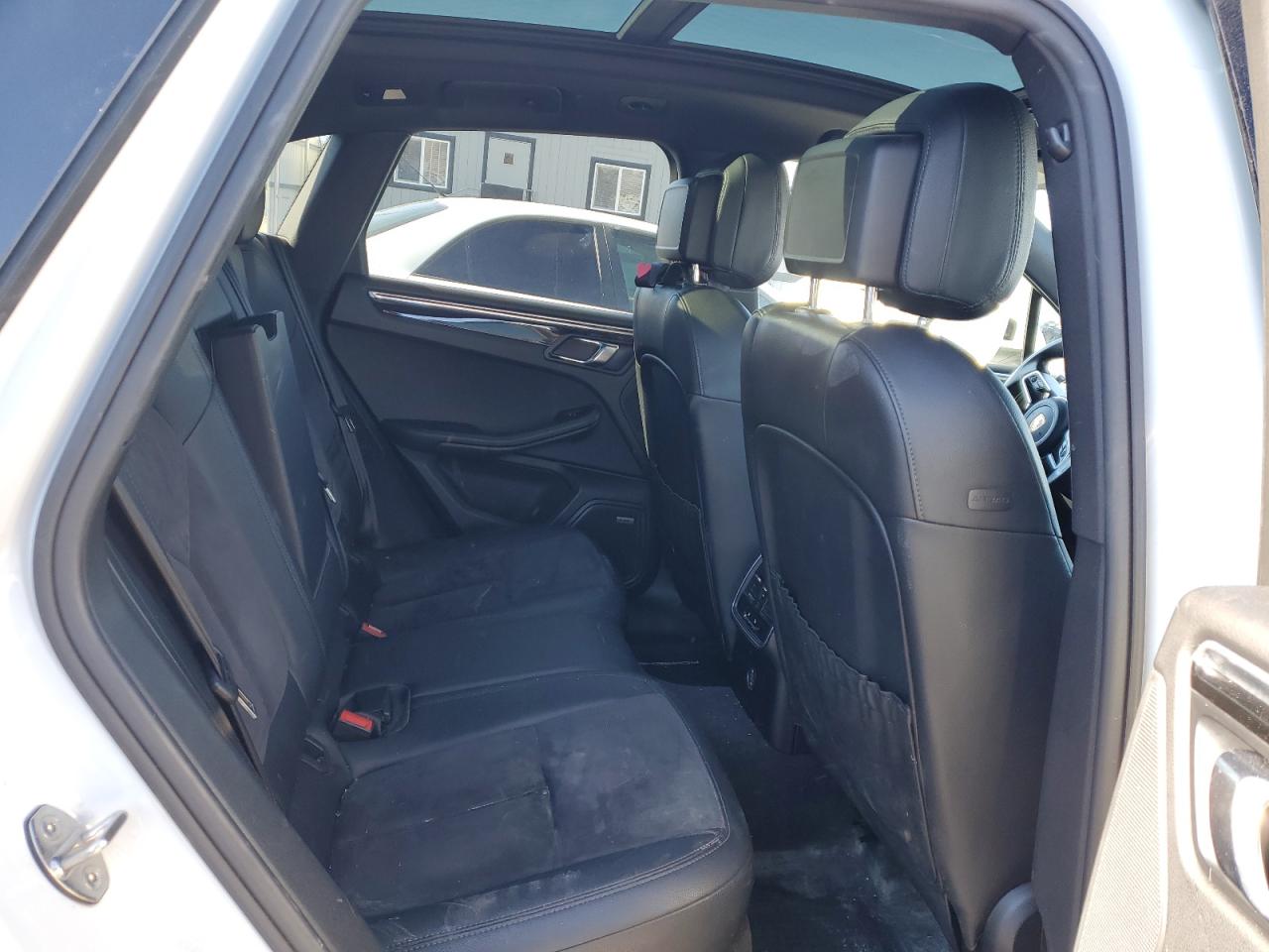 2017 Porsche Macan VIN WP1AA2A51HLB04061 Copart auction photo, front end damage thumbnail 10