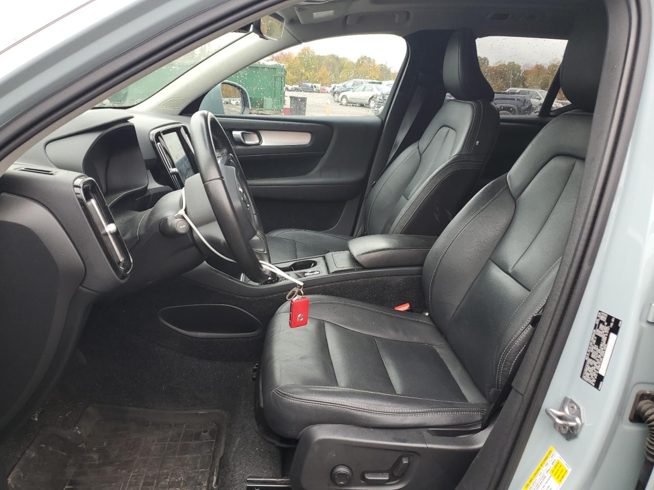 2019 Volvo XC40 VIN YV4162UK1K2111302 Copart auction photo, front end / side damage thumbnail 7