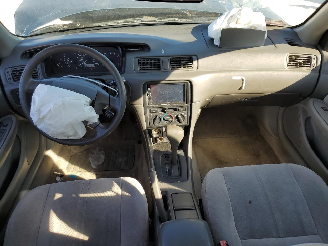 1998 Toyota Camry VIN JT2BG28K1W0153249 Copart auction photo, front end damage thumbnail 8