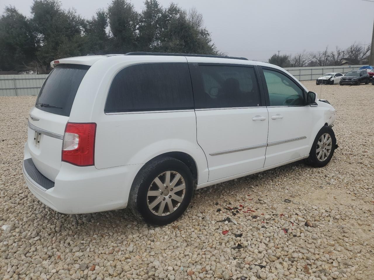 2015 Chrysler Town & Country VIN 2C4RC1BG7FR627985 Copart auction photo, front end damage thumbnail 3