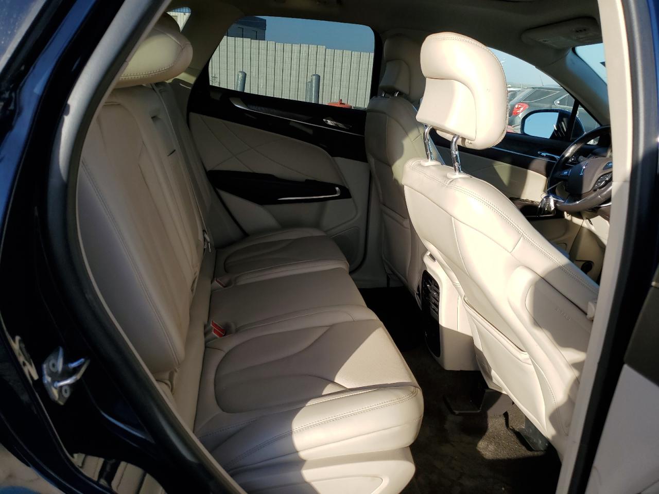 2019 Lincoln MKC VIN 5LMCJ3D9XKUL25778 Copart auction photo, rear end damage thumbnail 11
