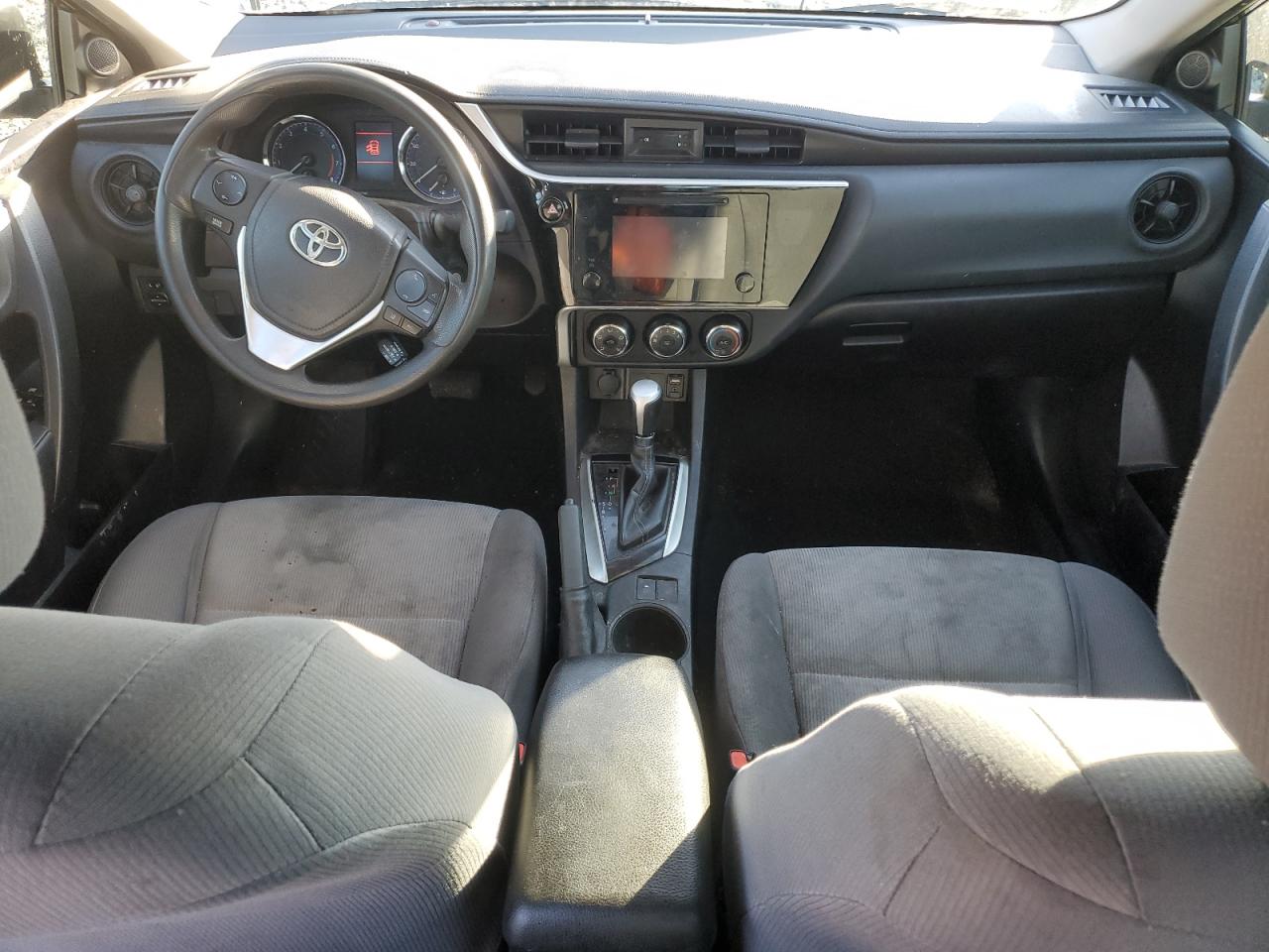 2018 Toyota Corolla VIN 5YFBURHE7JP765621 Copart auction photo, front end / side damage thumbnail 8