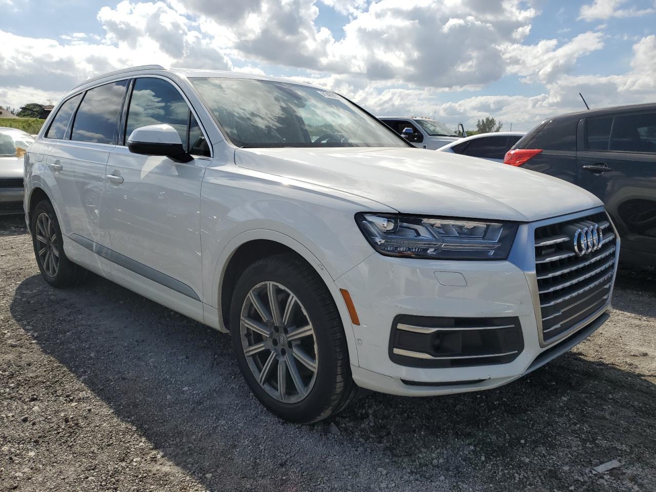 2019 Audi Q7 VIN WA1LHAF74KD014439 Copart auction photo, rear end / minor dent/scratches damage thumbnail 4