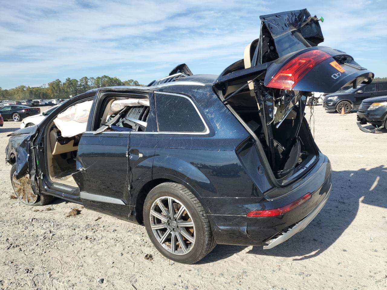 2017 Audi Q7 VIN WA1LAAF70HD018758 Copart auction photo, all over damage thumbnail 2