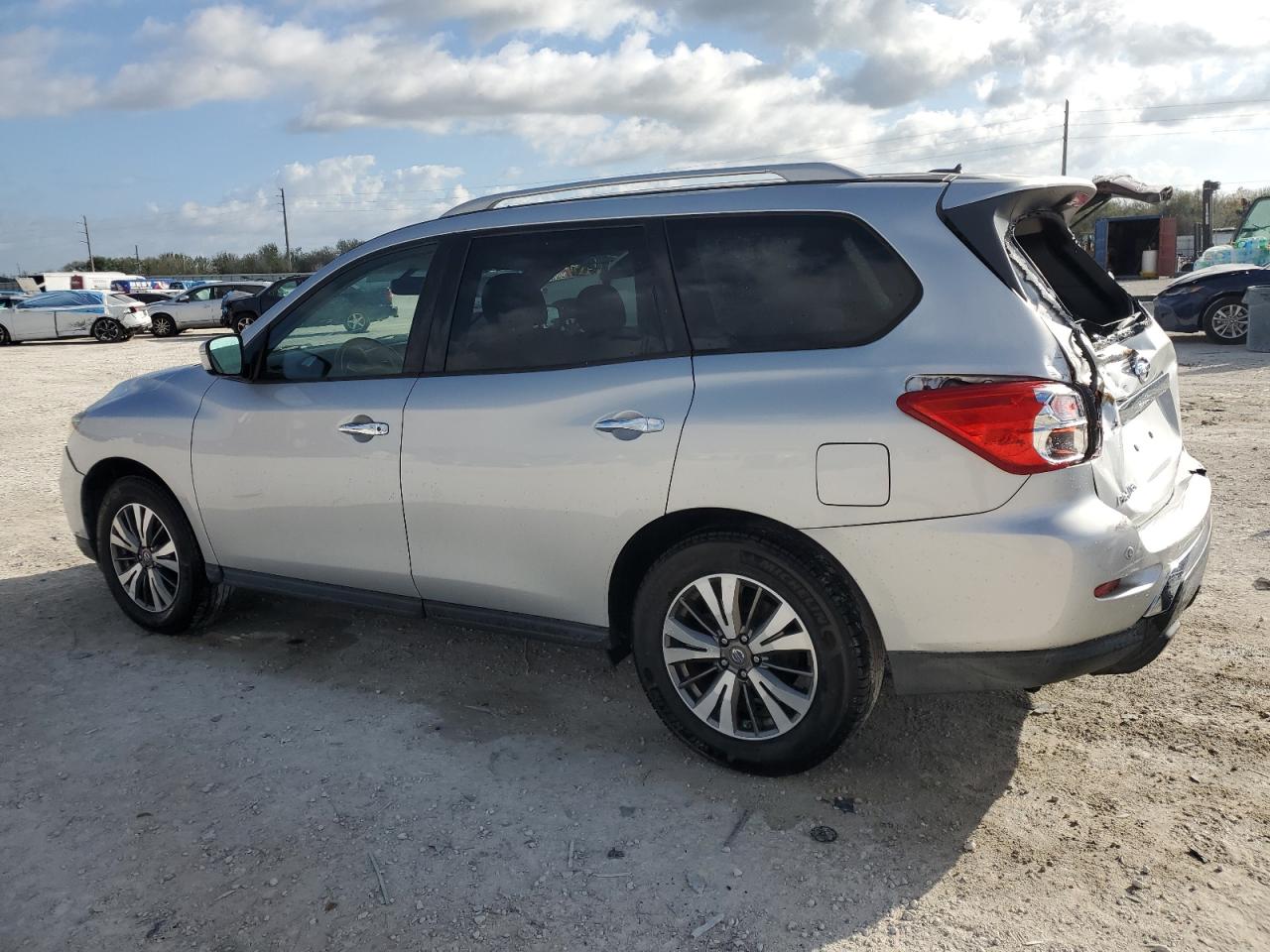 2017 Nissan Pathfinder VIN 5N1DR2MN2HC652634 Copart auction photo, rear end / vandalism damage thumbnail 2