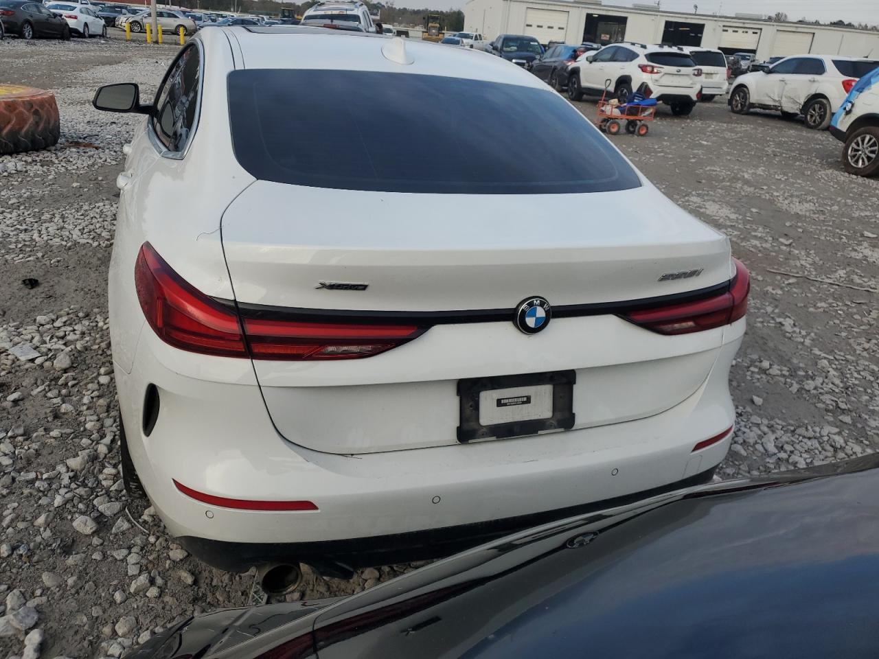 2022 BMW 2er VIN WBA73AK0XN7L08006 Copart auction photo, side / front end damage thumbnail 6