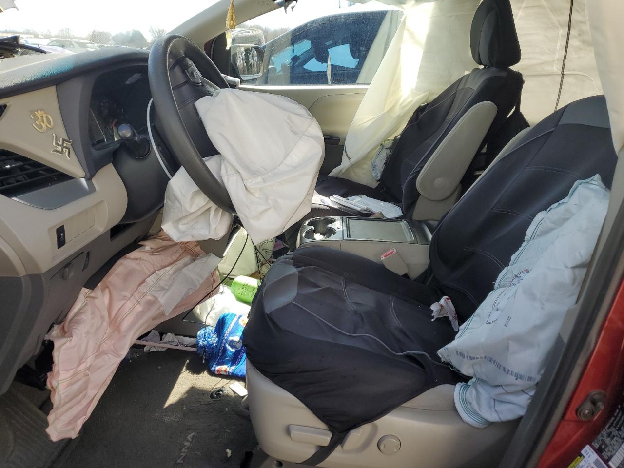2015 Toyota Sienna VIN 5TDKK3DC9FS612714 Copart auction photo, front end damage thumbnail 7
