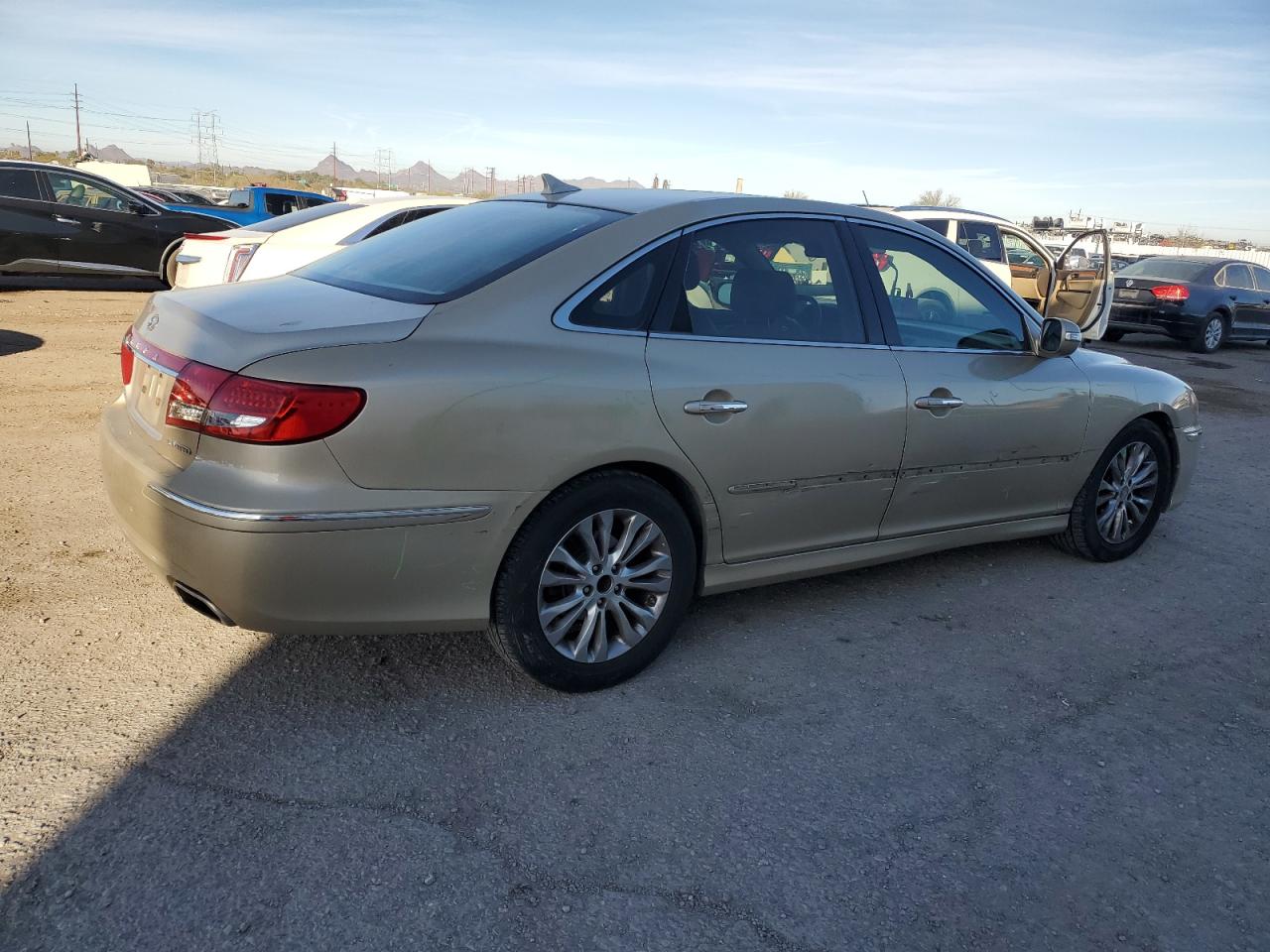 2011 Hyundai Azera VIN KMHFC4DF6BA537164 Copart auction photo, side damage thumbnail 3