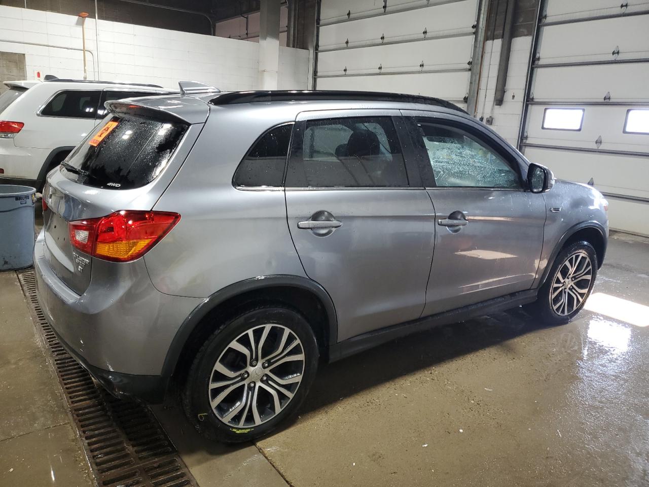 2017 Mitsubishi Outlander VIN JA4AR4AW5HZ064105 Copart auction photo, vandalism / front end damage thumbnail 3