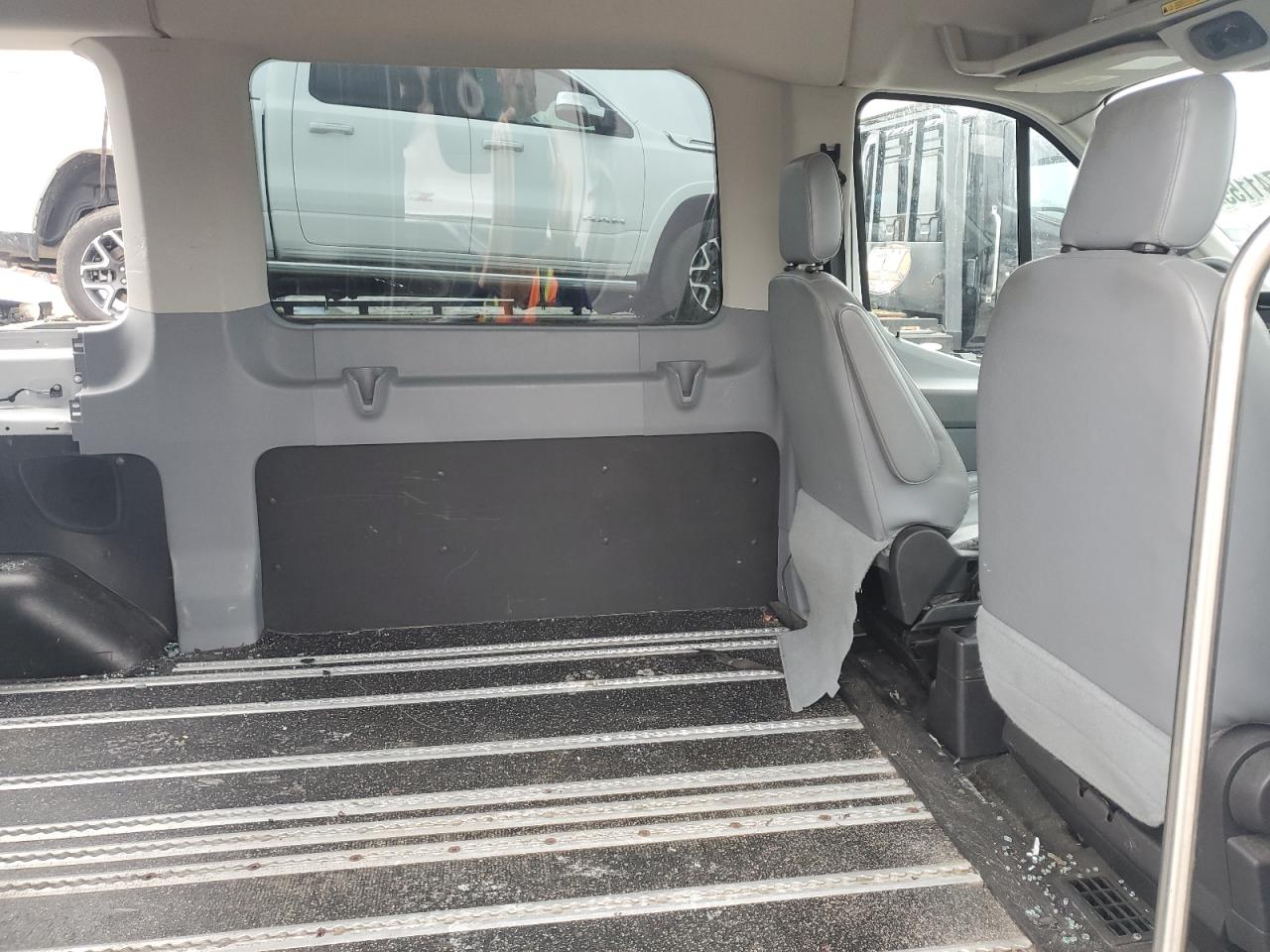 2016 Ford Transit VIN 1FMZK1CM0GKA04940 Copart auction photo, rear end / mechanical damage thumbnail 11