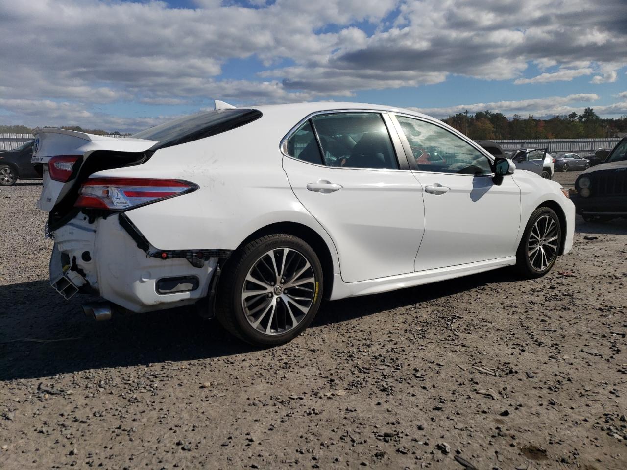 2020 Toyota Camry VIN 4T1G11AK8LU382725 Copart auction photo, rear end / minor dent/scratches damage thumbnail 3