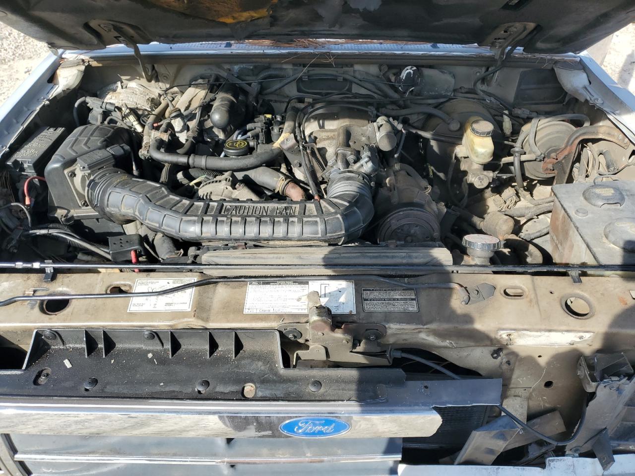 1992 Ford Explorer VIN 1FMDU34X7NUB70818 Copart auction photo, front end / side damage thumbnail 14